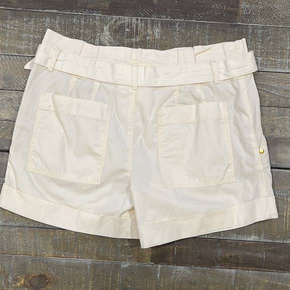 LOFT Herringbone Belted Paper Bag Shorts; Size 4; Color: whisper white - Picture 2 of 11